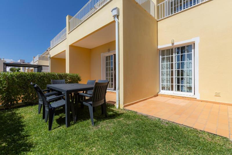 Three-Bedroom Villa (6 Adults + 2 Children up to 11 years old) image 3