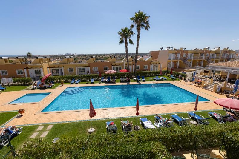 Three-Bedroom Villa (6 Adults + 2 Children up to 11 years old) image 4