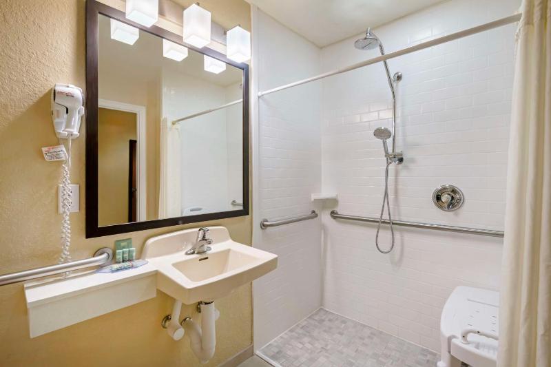 King Room - Disabilitiy Access/Non-Smoking image 2