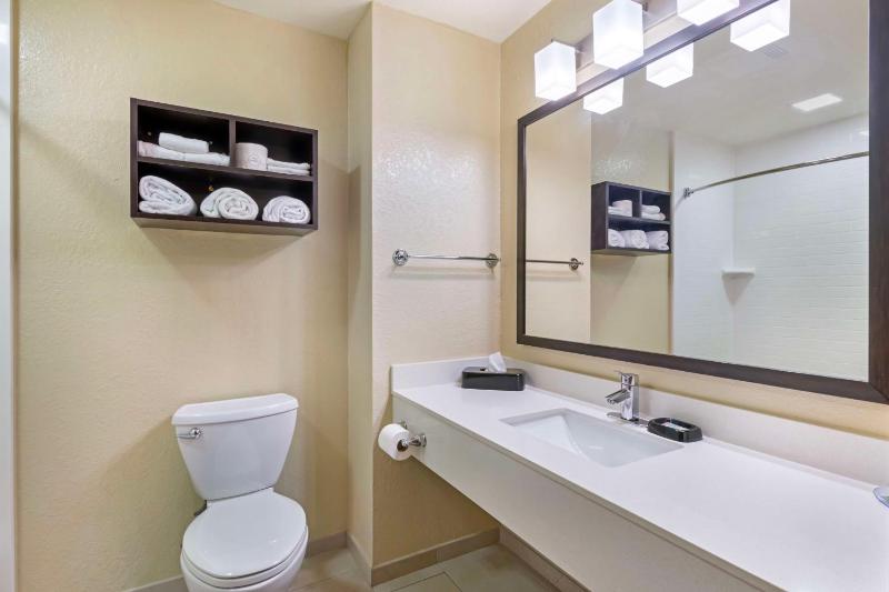 King Room with Spa Bath - Non-Smoking image 2