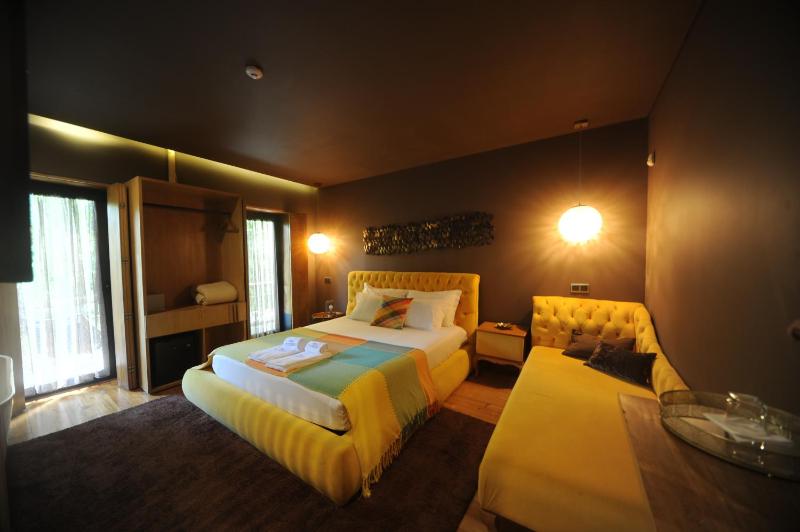 Suite with Mountain View image 4