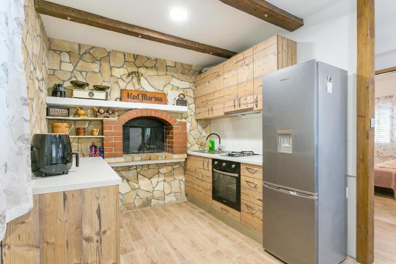 Secluded holiday house Kastel Stari - Kastela - 23384 - image 16