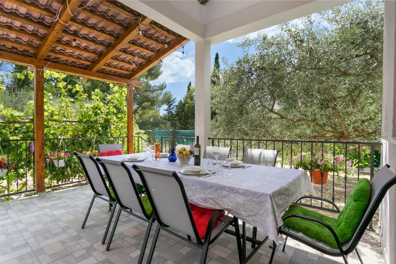 Secluded holiday house Kastel Stari - Kastela - 23384 - image 22