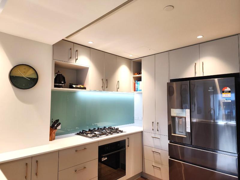 U Suites on Oriental Parade - image 16
