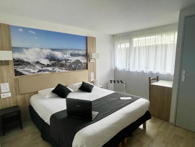 Double Room with One Double Bed image 2
