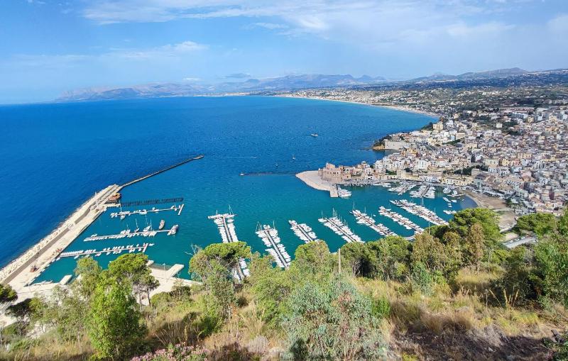 Beautiful Home In Castellammare Del Golf - image 3