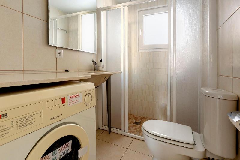 One-Bedroom Apartment image 3