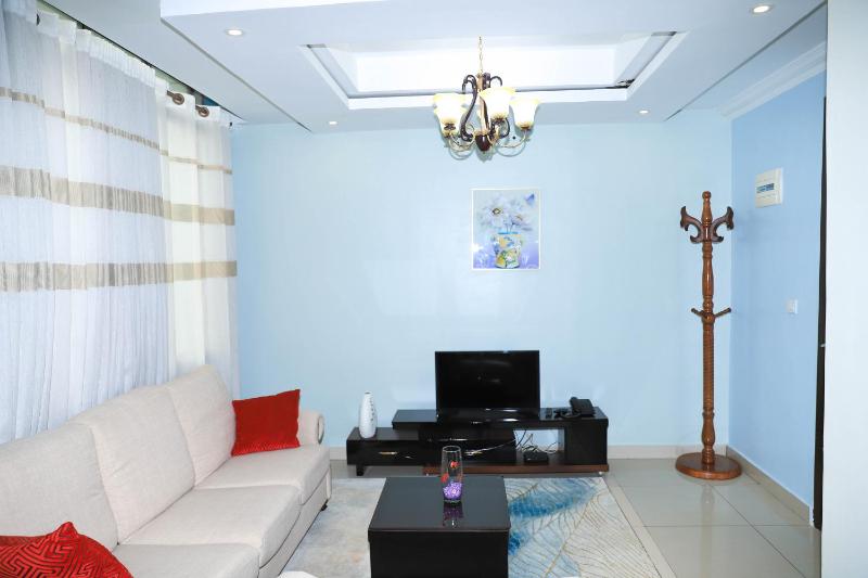 IZA Serene city centre apartments - image 10
