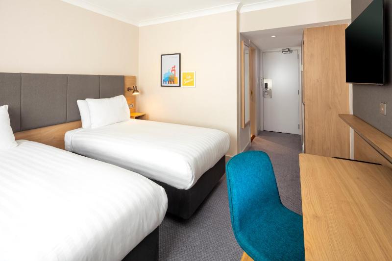 Standard Room with Two Single Beds image 3