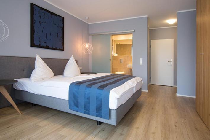 Standard Double Room image 4