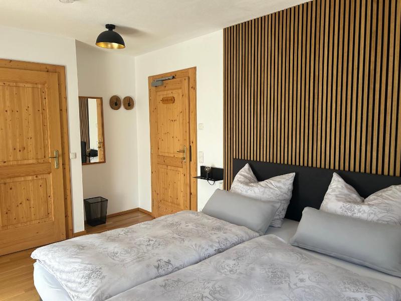 Double Room with Terrace image 4
