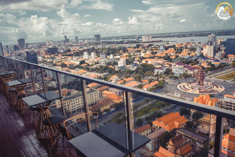 Hotel Serviced Apartments Top One Infinity Pool with View of 360 Degree - image 11