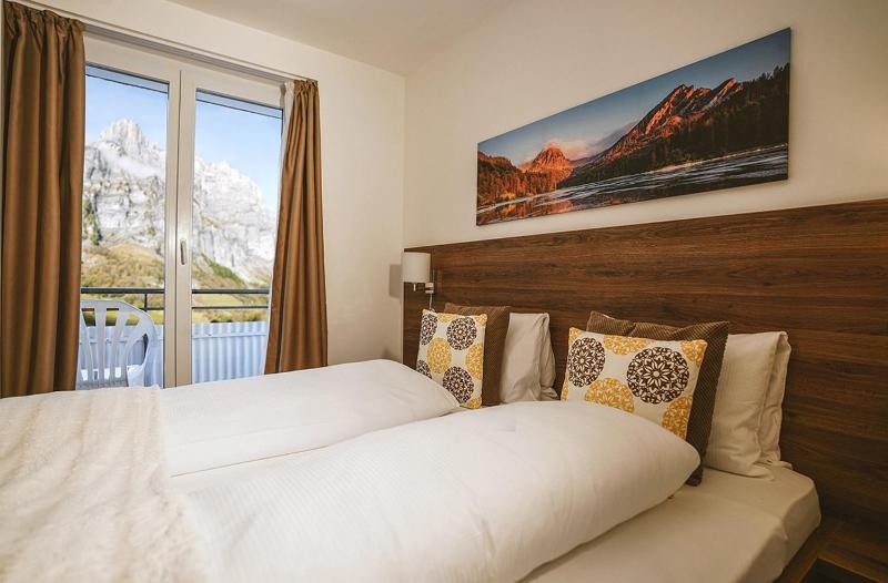 Superior Double Room with Balcony image 4