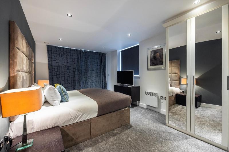 Apartment with View and Balcony image 3