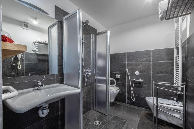 Classic Triple Room image 3