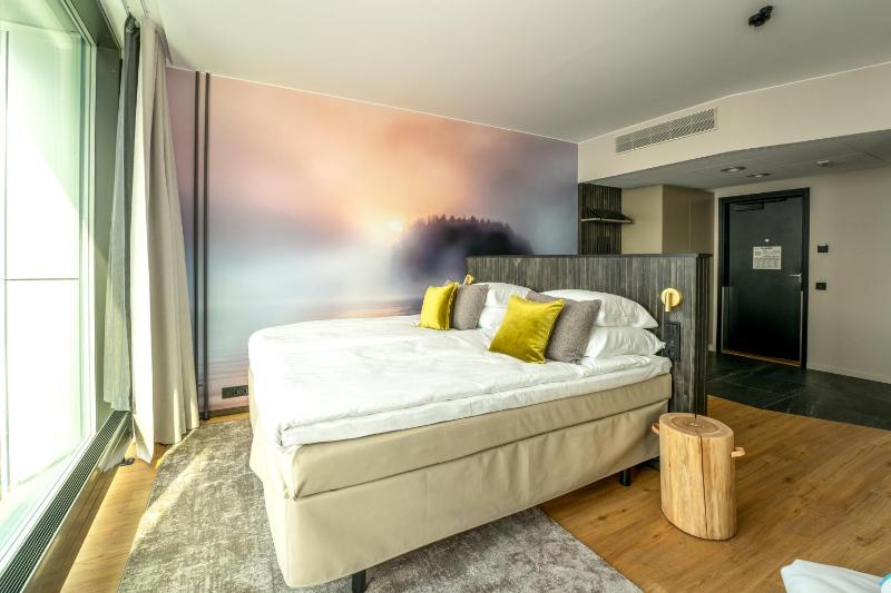 Quadruple Room image 3