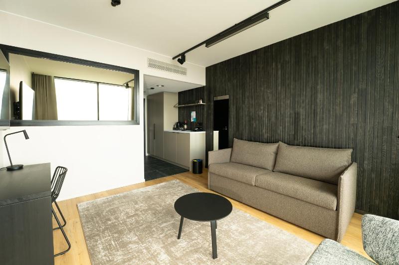 Quadruple Room image 2