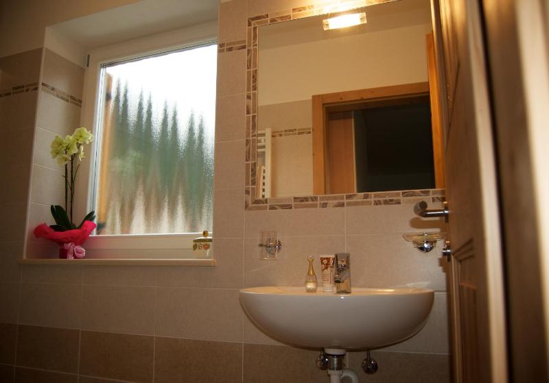 Single Room with Balcony image 2