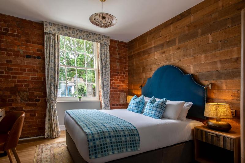 Double Room image 1