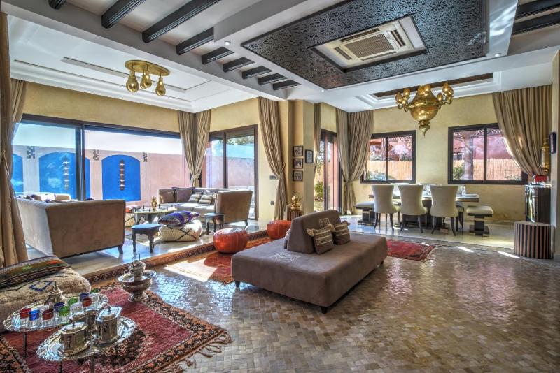Villa Akadia luxurious with private swimming pool - image 4