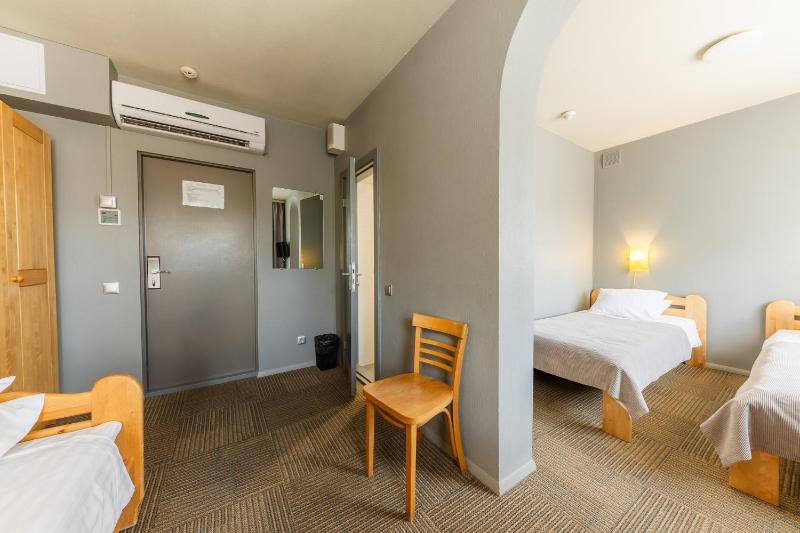 Triple Room with Gym Access image 4