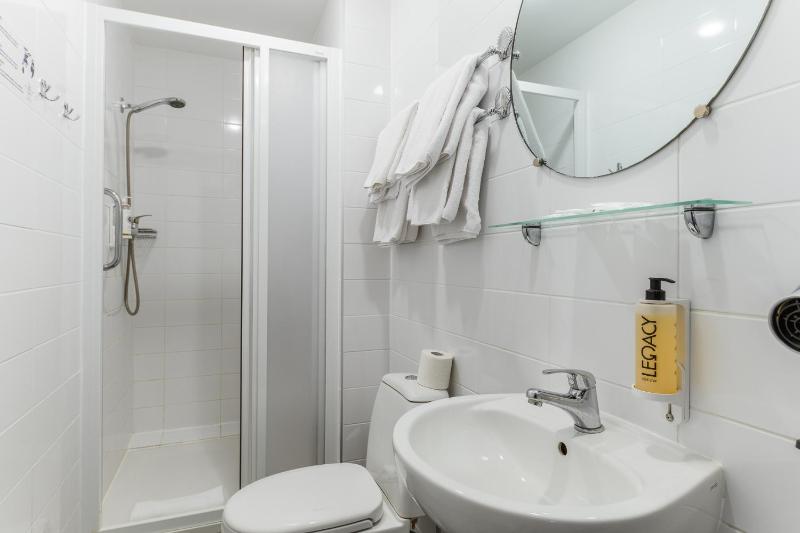Quadruple Room with Gym Access image 2
