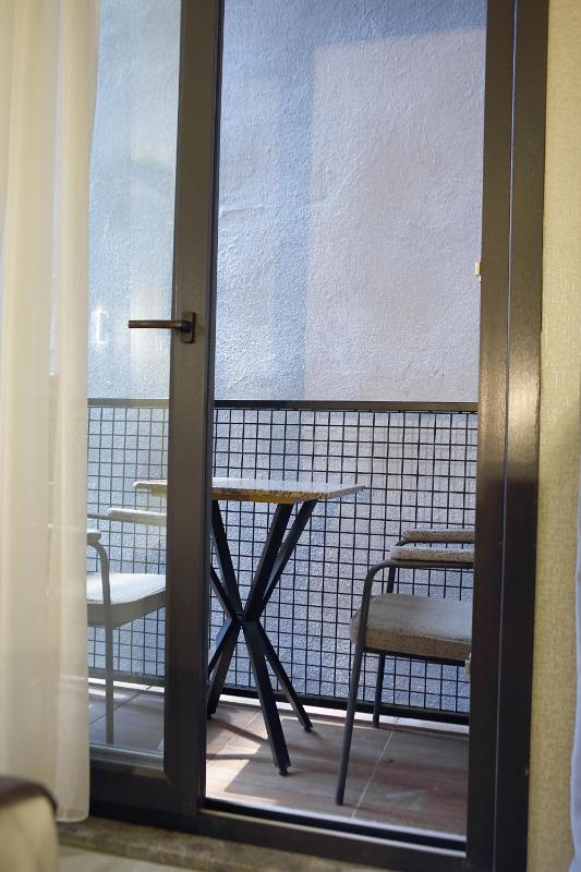 Twin Room with Balcony image 2