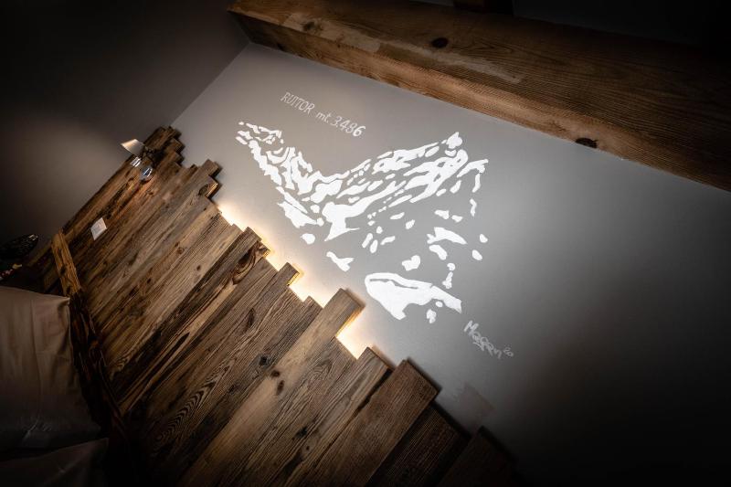 Classic Twin Room image 4