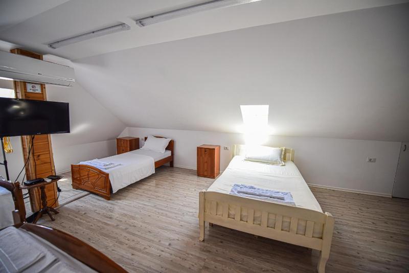 Fran's Traditional House - image 11