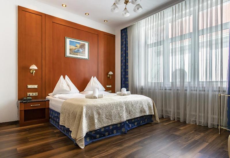 Deluxe Double Room image 1