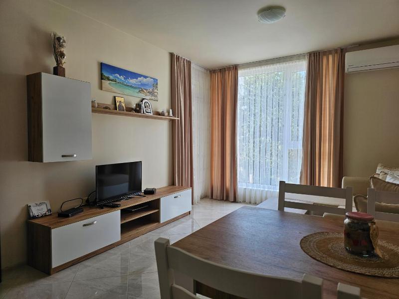 Apartment with Pool View  image 2