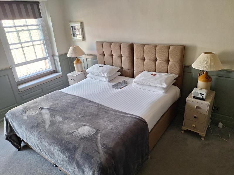 Superior Double Room image 2