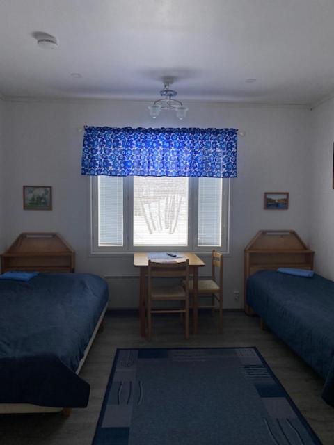Twin Room image 1