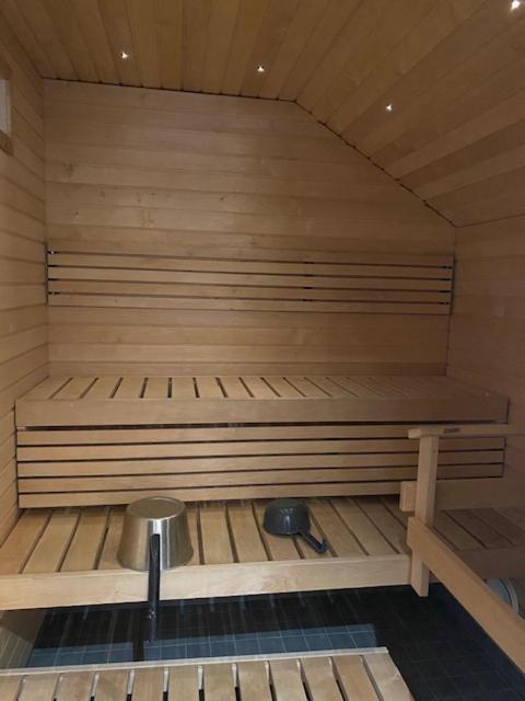 Twin Room image 4