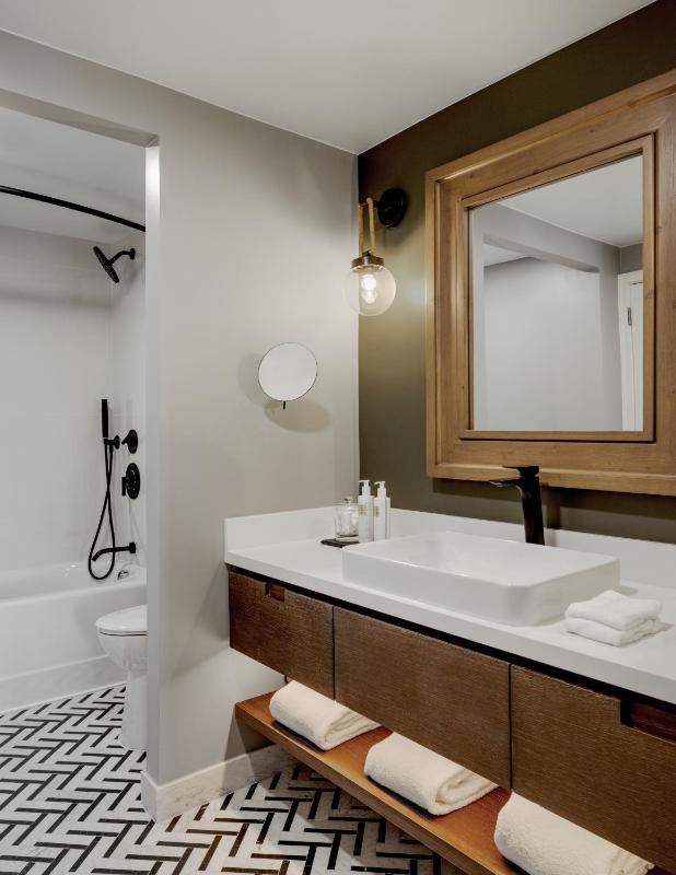 King Room image 2