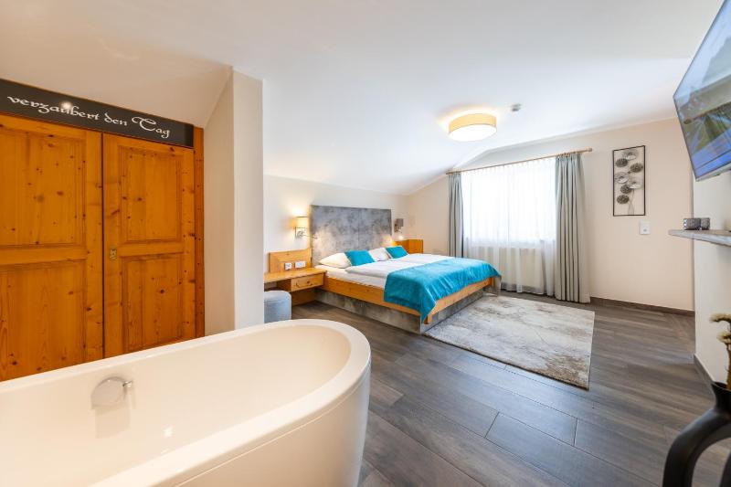 Superior Suite image 4