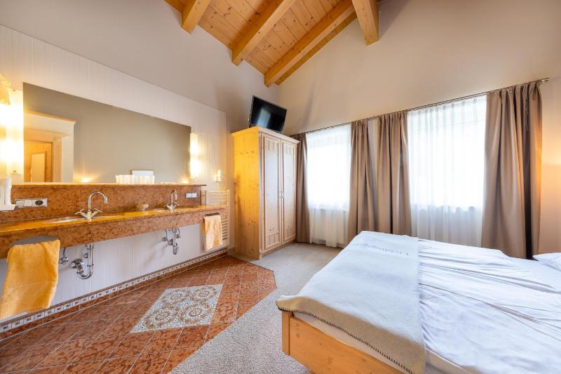 Junior Suite image 2