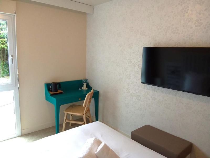 Standard Queen Room - Non-Smoking image 3