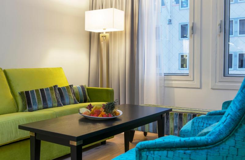 Business Double or Twin Room image 2