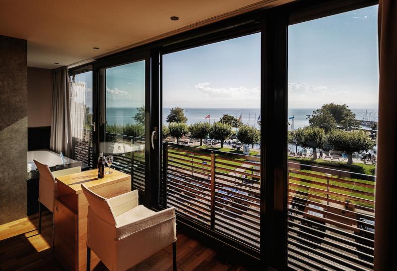 Junior Suite with Lake View image 4