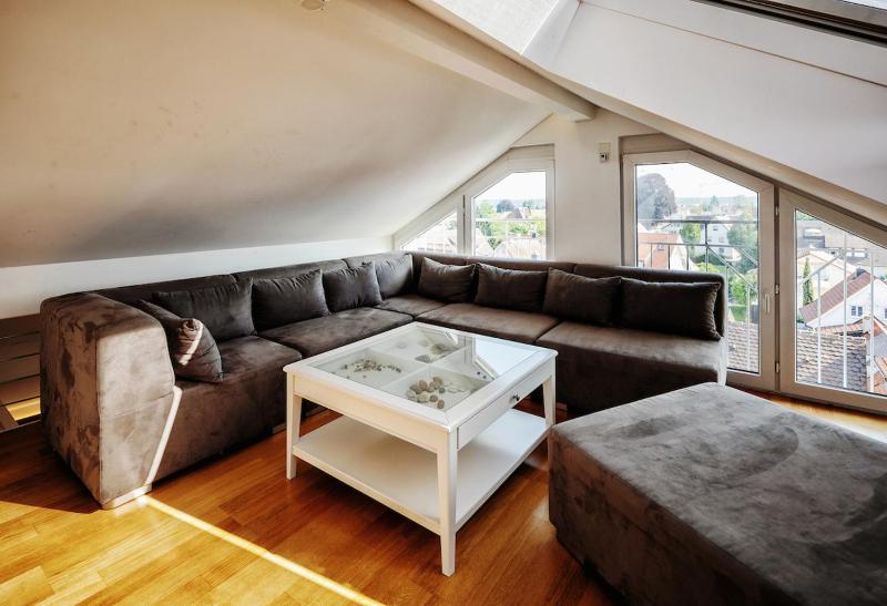 Family Suite with Side Lake View image 4