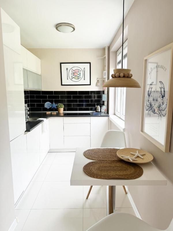 Happy House - image 3