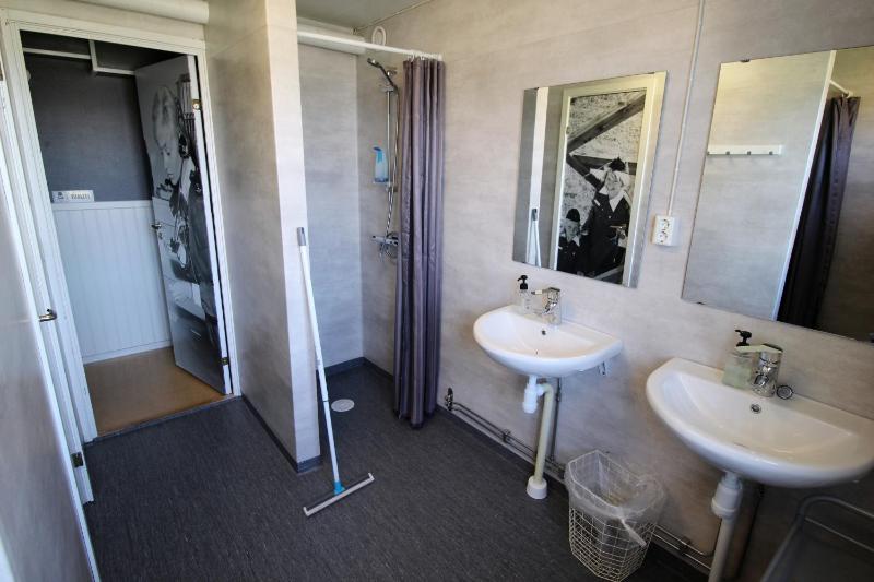 Family Room with Shared Bathroom image 4
