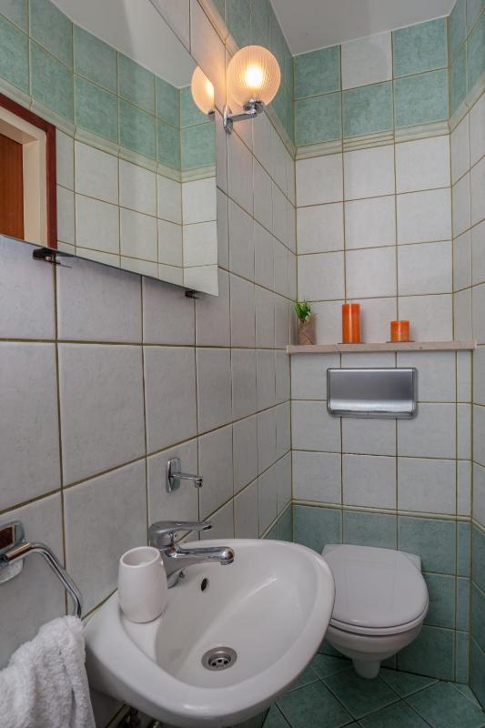 Family Apartment with Terrace and Sea View image 4