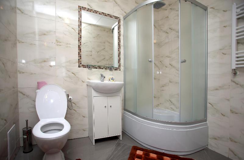 Quadruple Room - Non-Smoking image 2