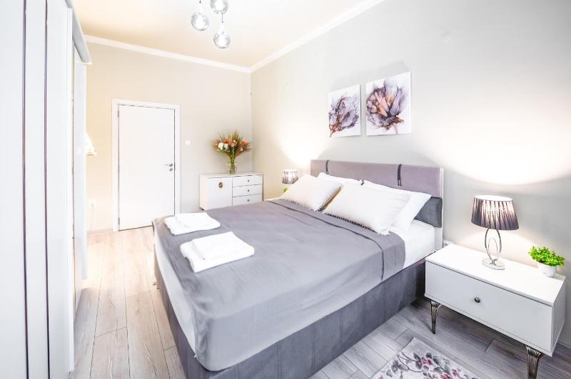 2BR Downtown Suit Next to Nevski Cathedral - AC - image 10
