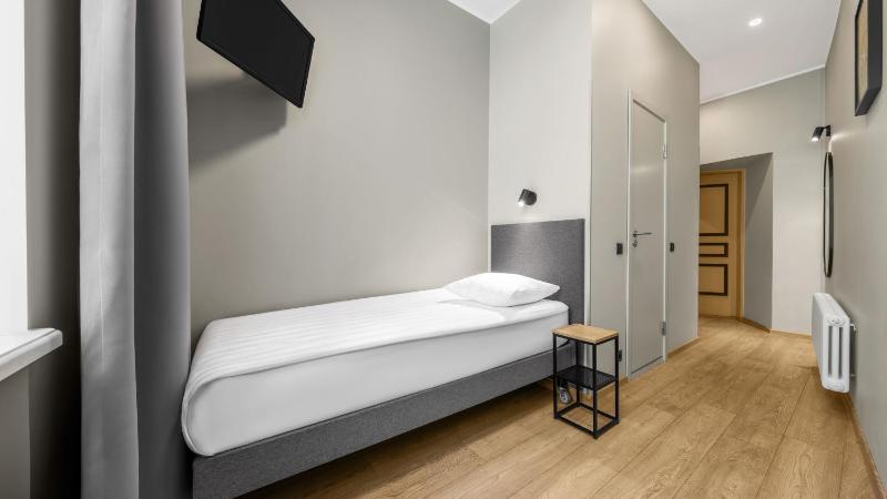 Single Room image 4