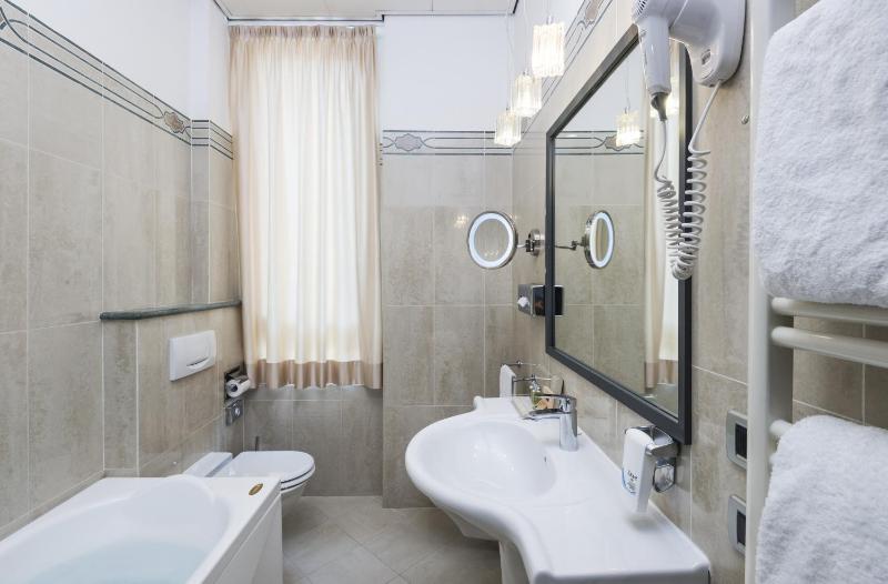 Junior Suite image 2