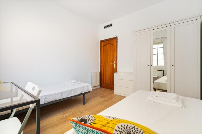 Sunny 3BR2BA w Private Terrace AC - image 10