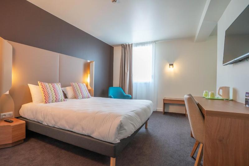 Standard Room - 1 Double Bed 1 Sofa Bed image 1